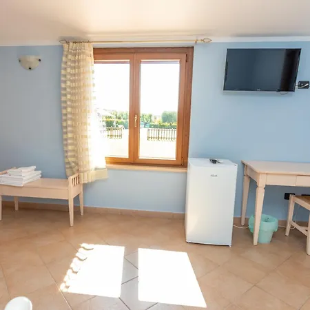 Ilporticodispello Couette-café